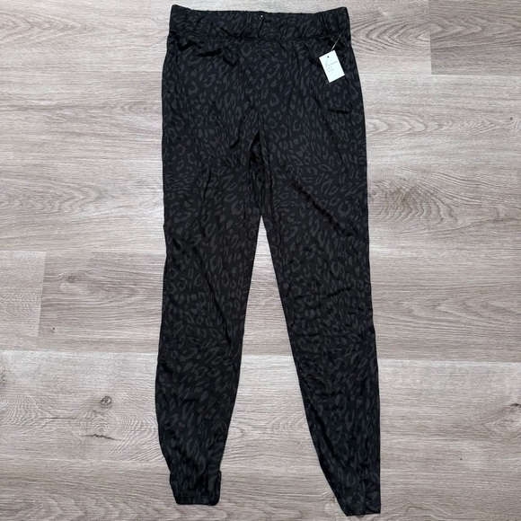 Wonderly Intimates Pajama Set Cheetah Animal Print Black Gray Medium Cozy - Picture 5 of 5